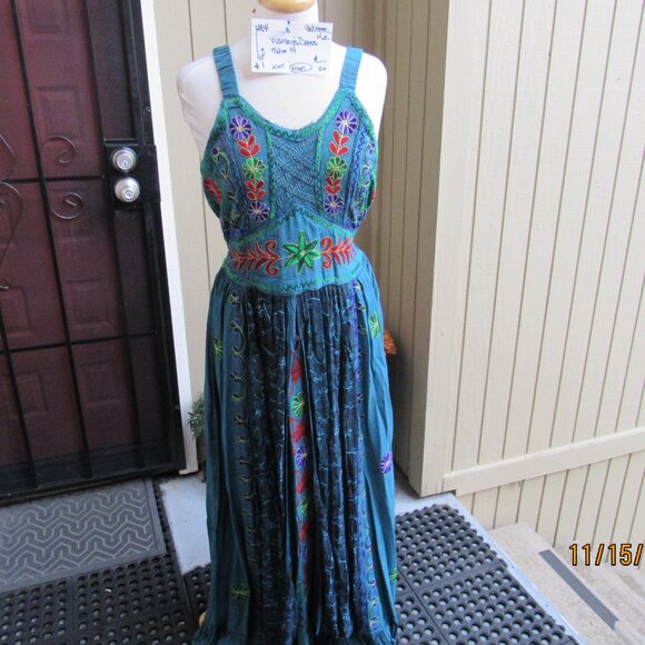 #484  NEW WOMAN'S LONG FESTIVE SUMMER DRESS  (SIZE 14) - Picture 2 of 4